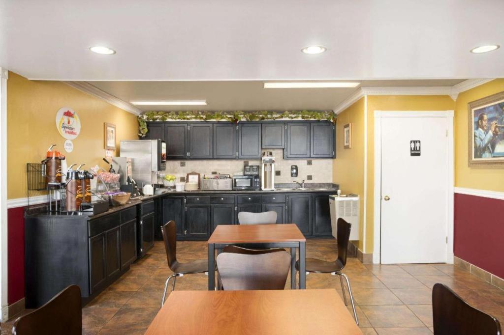 Super 8 By Wyndham Baton Rouge/I-12酒店 外观 照片