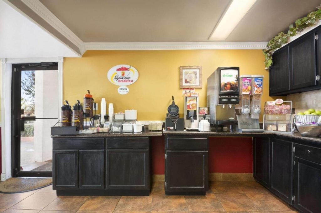 Super 8 By Wyndham Baton Rouge/I-12酒店 外观 照片